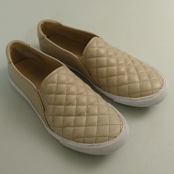 Guess Tan Quilted/Slip-on/Tennis Shoes/Casual Loafer - Picture 10 of 10